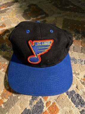 Vintage 90s St. Louis Blues NHL Licensed Snapback Hat